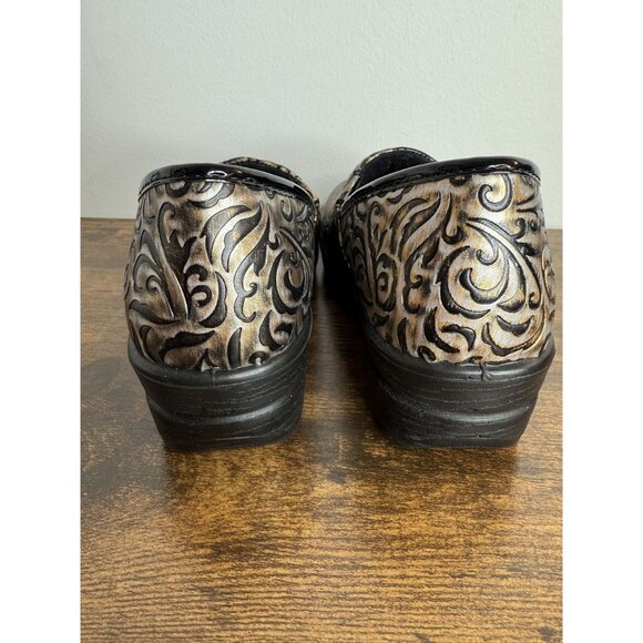 Women's Easy Works by Easy Street Laurie Slip-Resistant Shoe - Size 7.5 - Picture 4 of 7